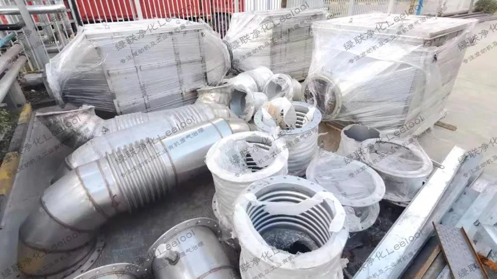 綠聯凈化SCR脫硝反應器及煙氣管道等