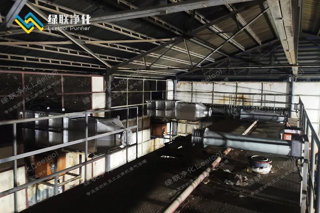 脫硝設(shè)備正在安裝 脫硝設(shè)備正在安裝