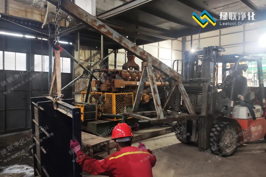 脫硝設(shè)備正在安裝 脫硝設(shè)備正在安裝